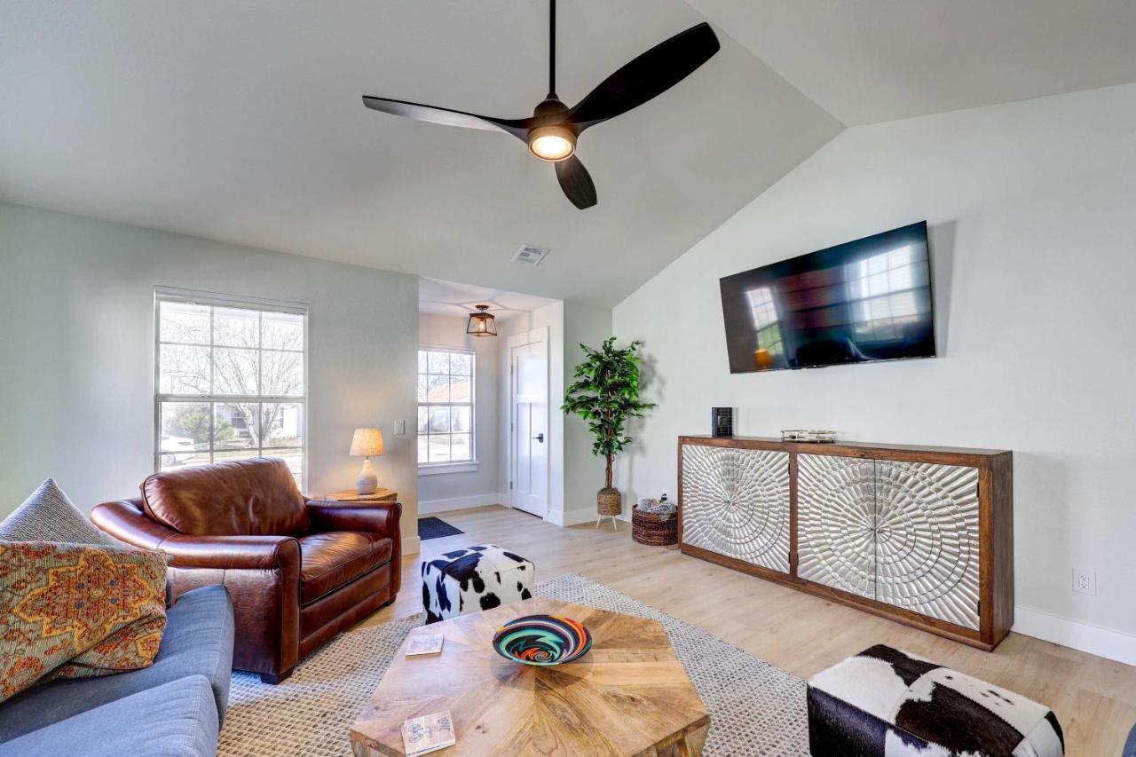 Chic Bentonville Home With Patio And Fire Pit! Eksteriør bilde