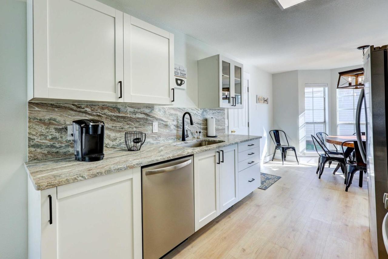 Chic Bentonville Home With Patio And Fire Pit! Eksteriør bilde