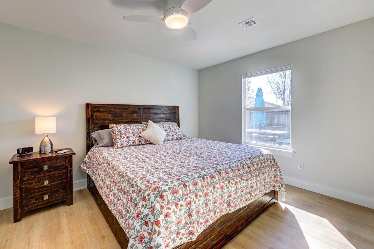 Chic Bentonville Home With Patio And Fire Pit! Eksteriør bilde