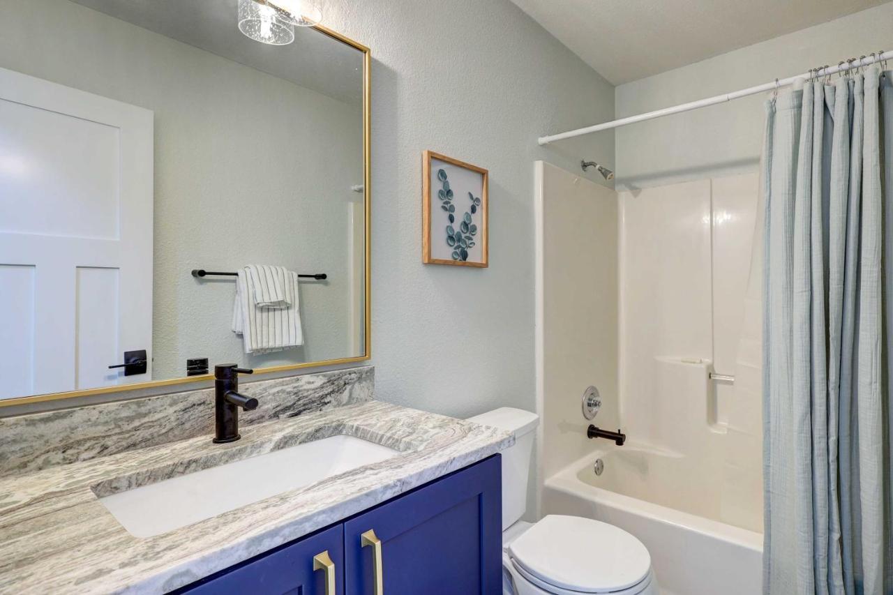 Chic Bentonville Home With Patio And Fire Pit! Eksteriør bilde