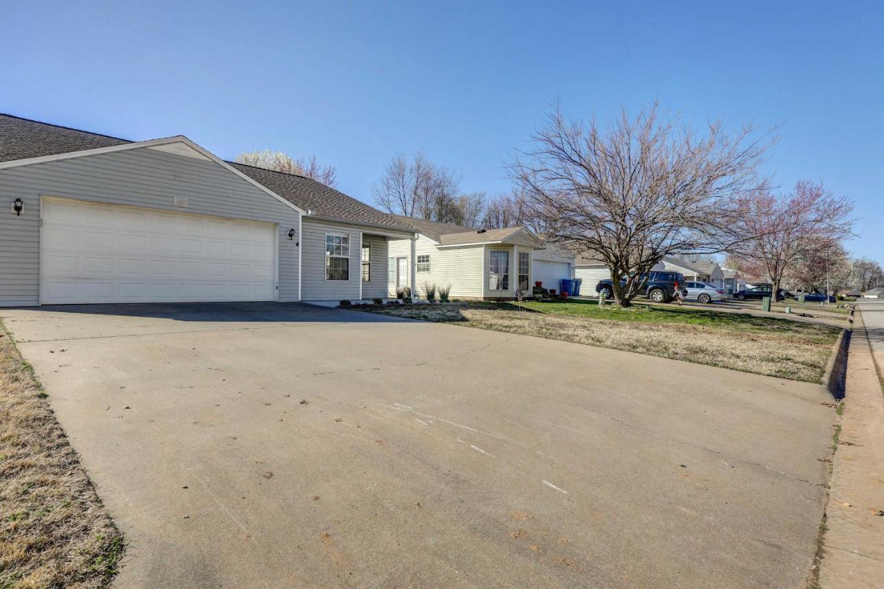 Chic Bentonville Home With Patio And Fire Pit! Eksteriør bilde